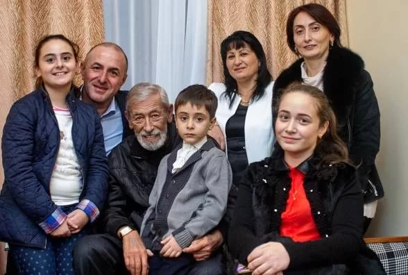 Вахтанг Кикабидзе: биография, личная жизнь, семья, жена, дети — фото