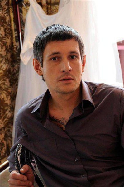 Актер Денис Бургазлиев: биография, личная жизнь 