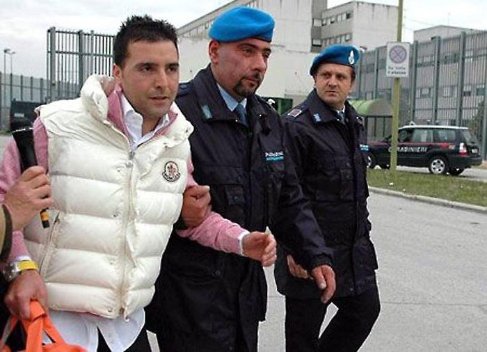 Сальваторе Риина (Тото Риина) - итальянский сицилийский мафиози. Криминальная жизнь Сальваторе Риина
