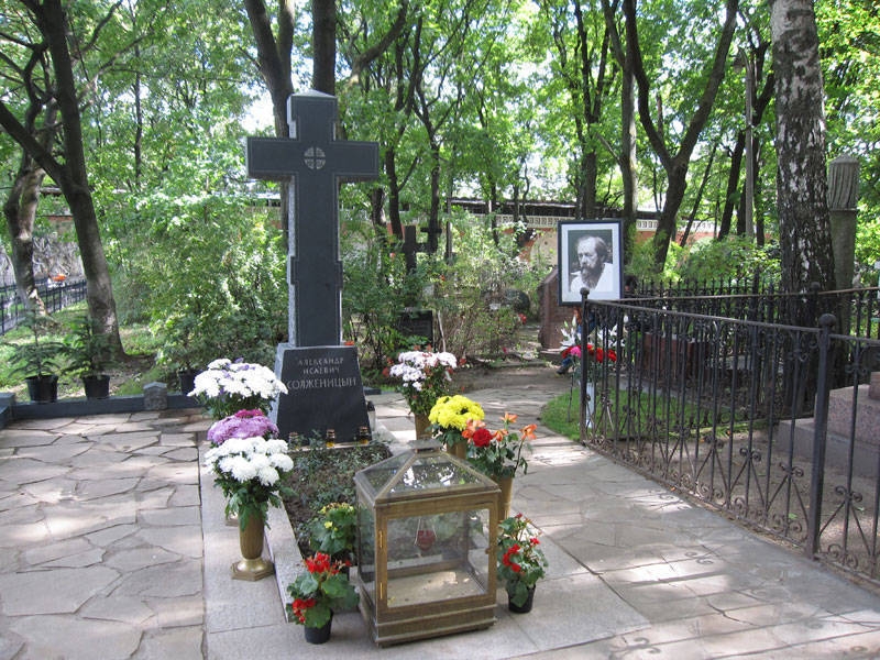 Краткая биография Александра Солженицына, где похоронен писатель