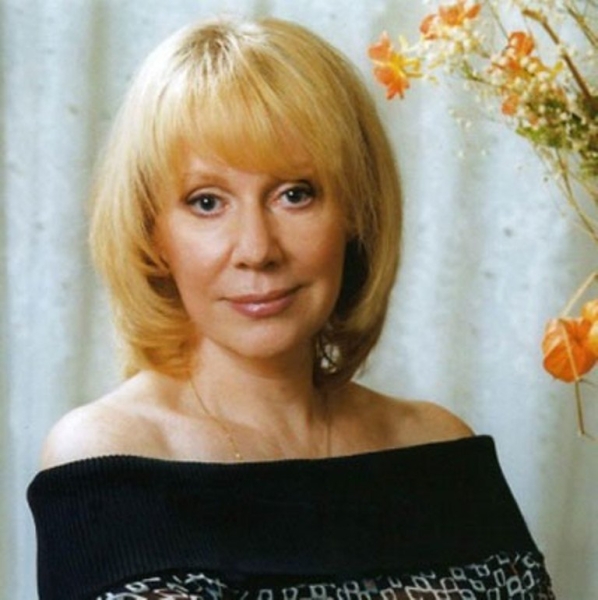 Очерк биографии Киры Прошутинской: "Я не выпала из времени"